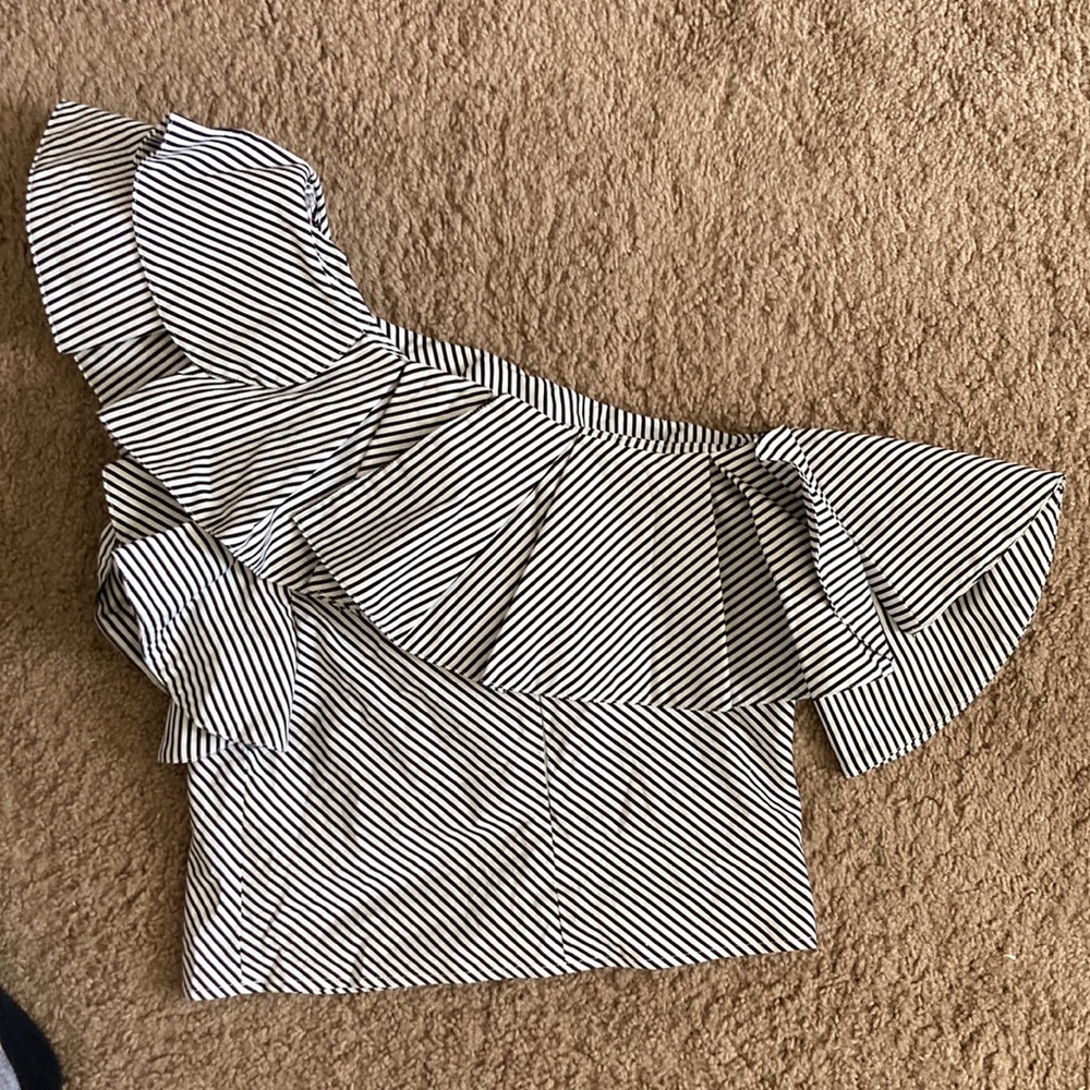 Striped Ruffle Top - Picture 4 of 5